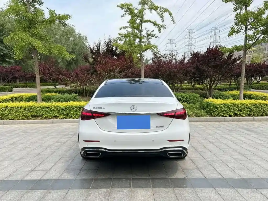 Mercedes-Benz C-Class 2023 — фото 3