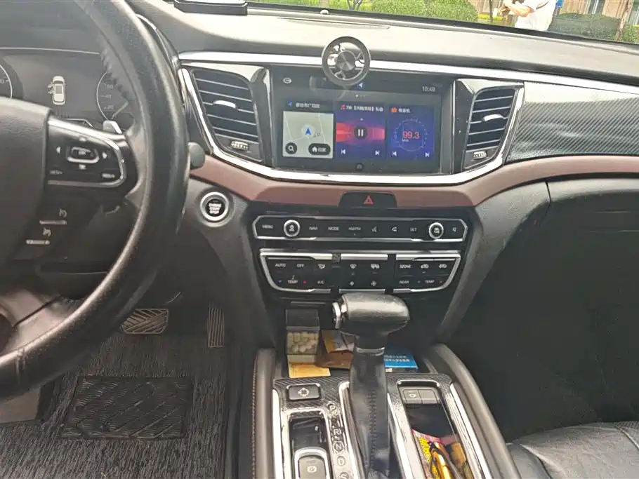 GAC Motor Trumpchi GS8 2017 — фото 13
