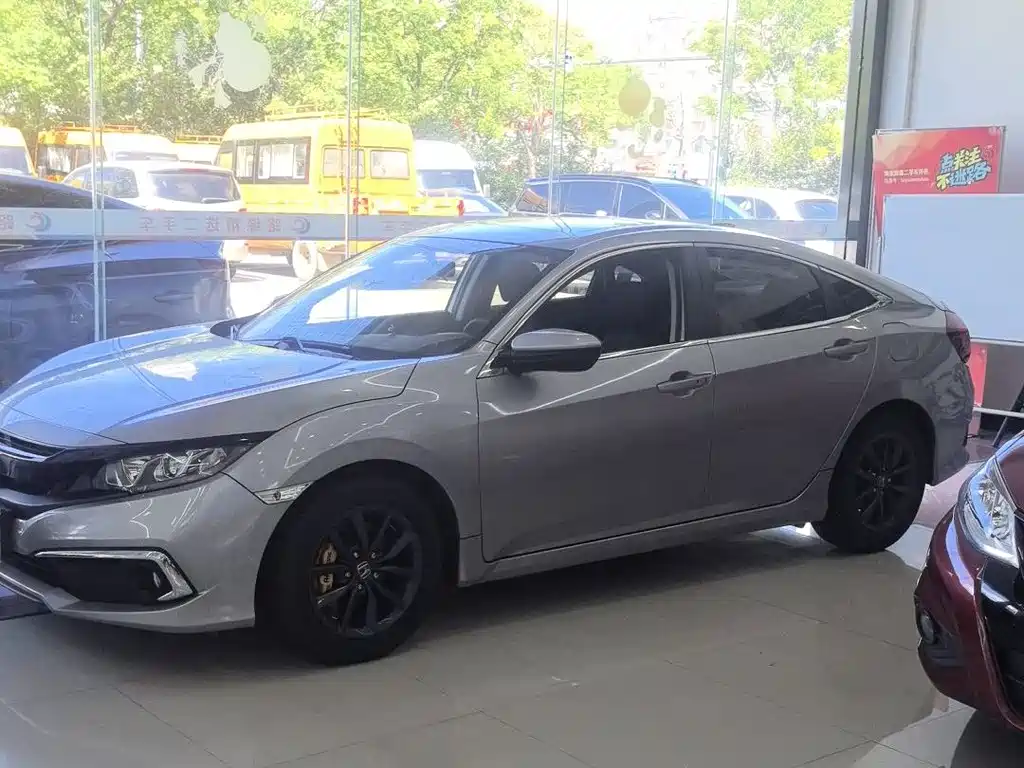 Honda Civic 2020 — фото 15