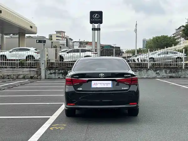 Toyota Crown 2017