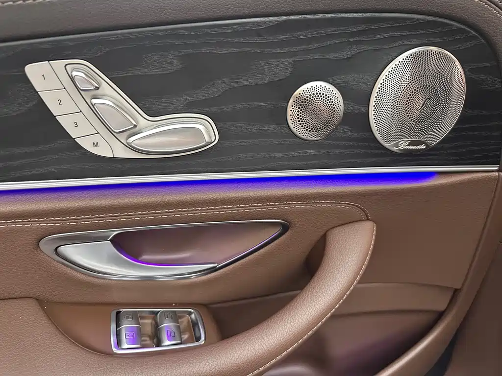 Mercedes-Benz E-Class 2023 — фото 6