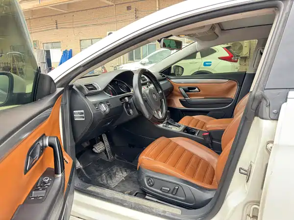 Volkswagen CC 2011