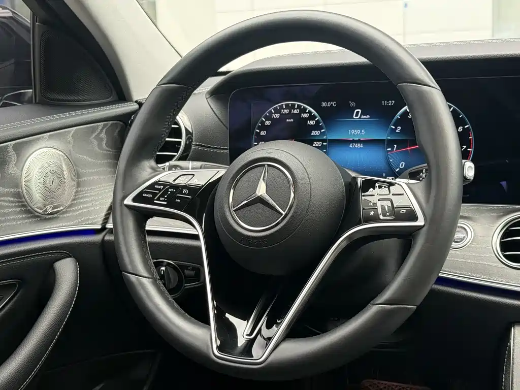 Mercedes-Benz E-Class 2021 — фото 11