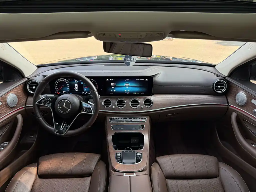 Mercedes-Benz E-Class 2022 — фото 6