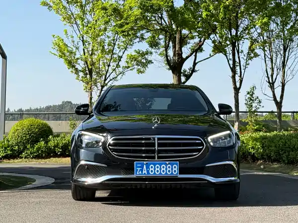 Mercedes-Benz E-Class 2022