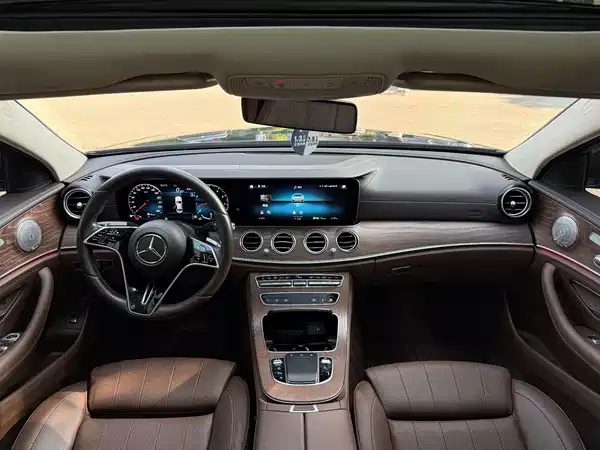 Mercedes-Benz E-Class 2022