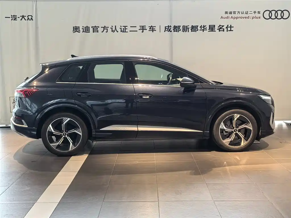 Audi Q4 e-tron 2025 — фото 3
