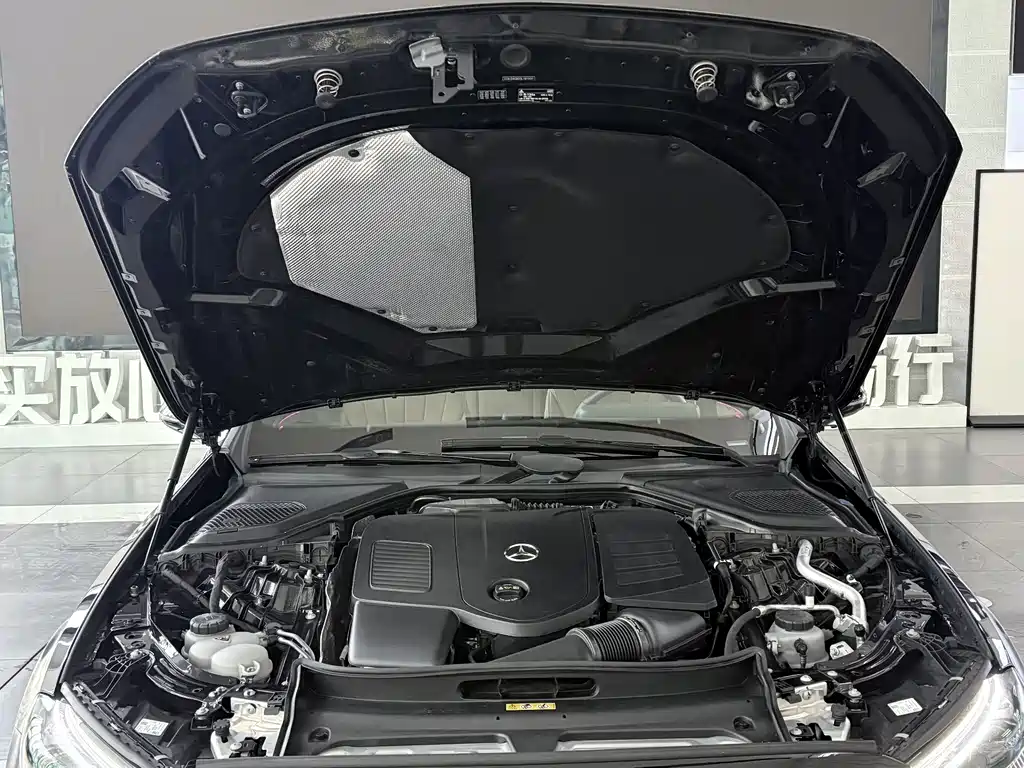Mercedes-Benz E-Class 2025 — фото 24