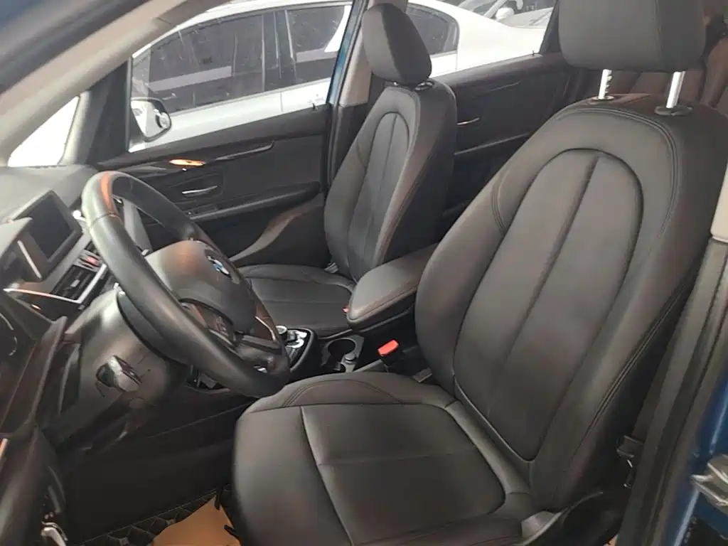 BMW 2 Series Active Tourer 2019 — фото 15