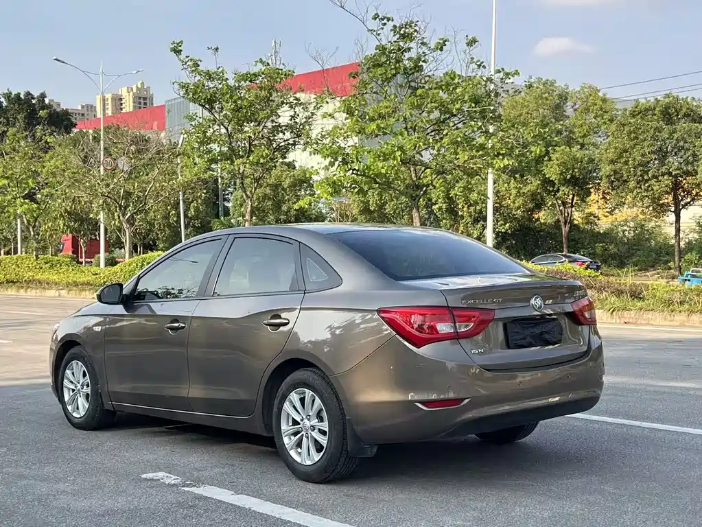 Buick Excelle 2015 — фото 5