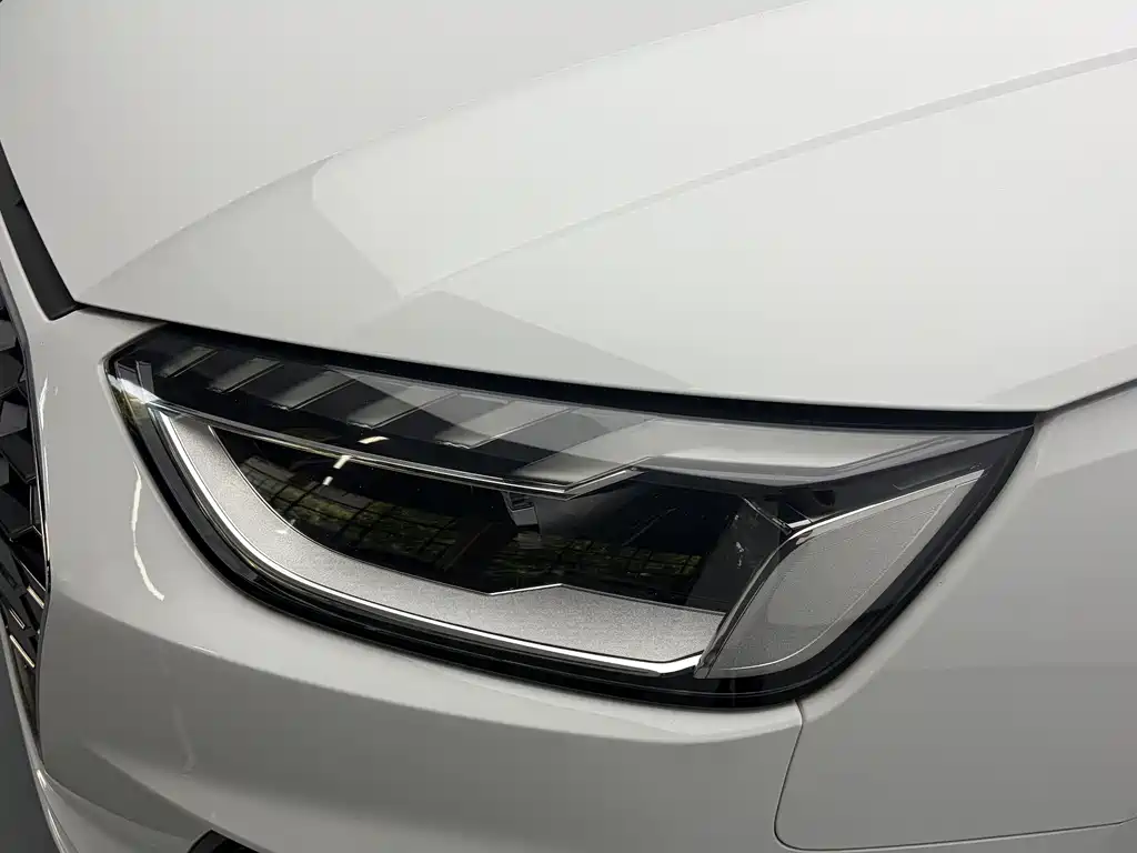 Audi A4L 2021 — фото 10