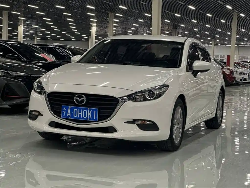 Mazda 3 Axela 2018 — фото 1