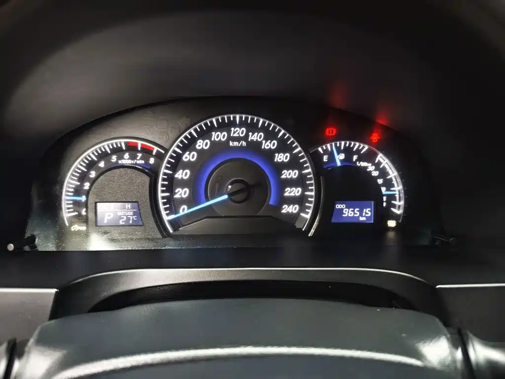 Toyota Camry 2016 — фото 17