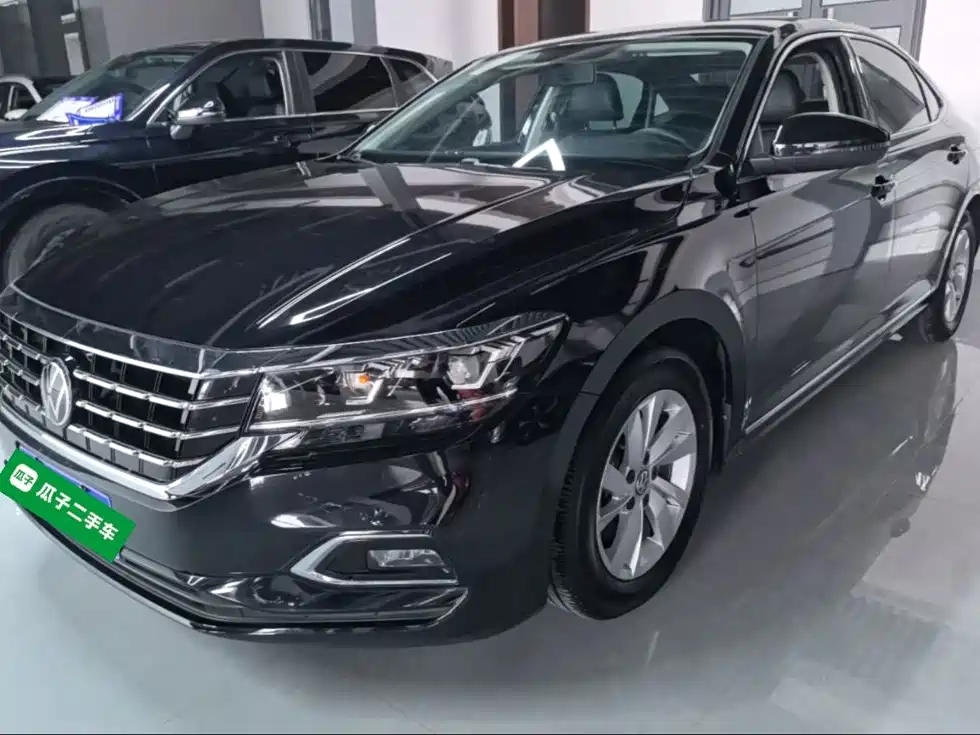 Volkswagen Passat 2019 — фото 1