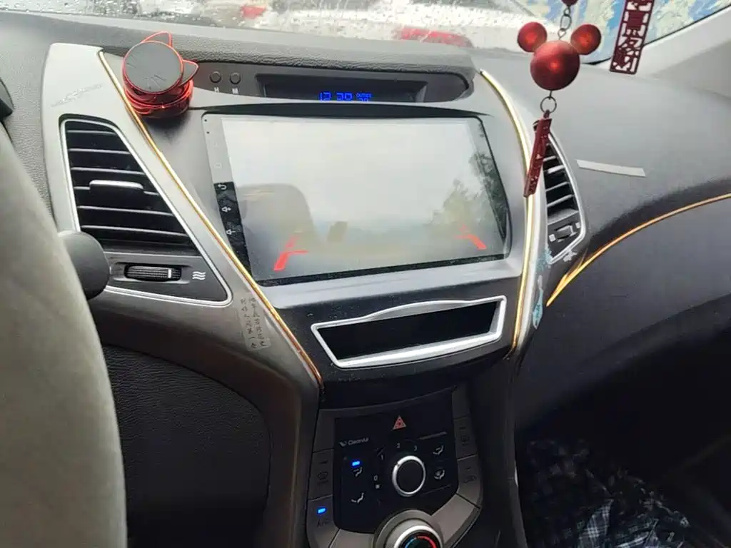 Hyundai Elantra Langdong 2016 — фото 13