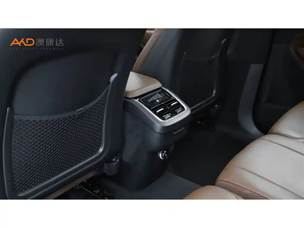 Volvo XC90 2019 — фото 10