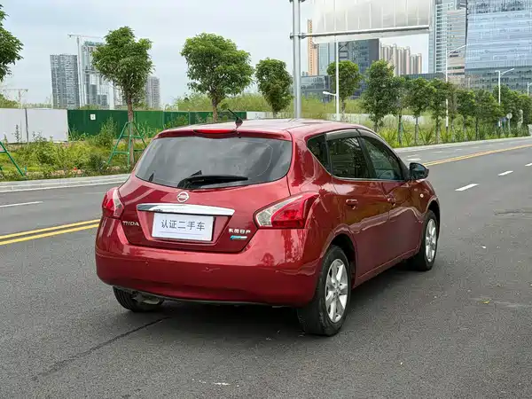 Nissan Tiida 2014