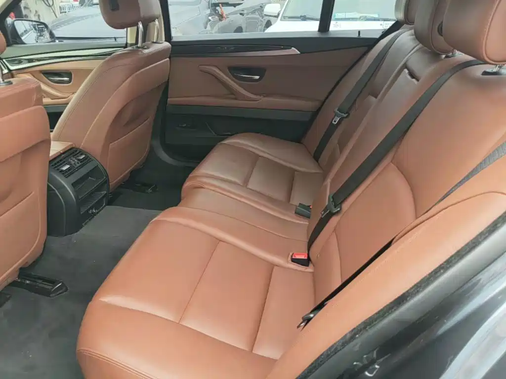 BMW 5 Series 2016 — фото 17