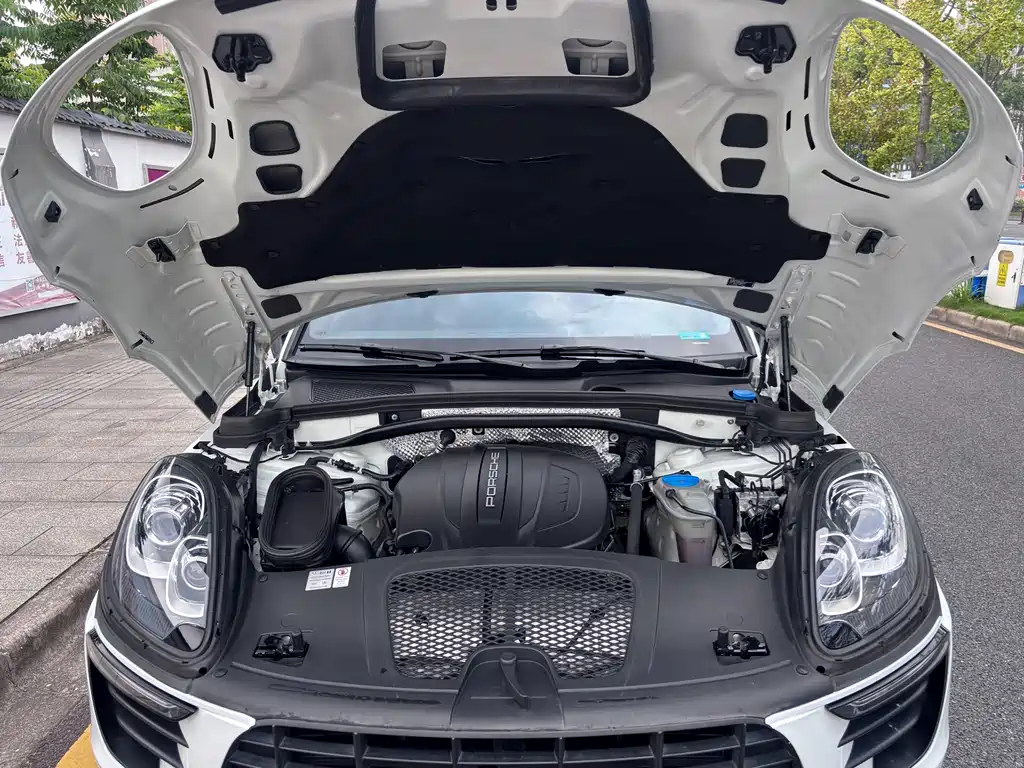 Porsche Macan 2018 — фото 11