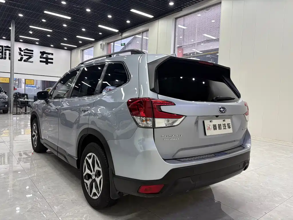 Subaru Forester 2021 — фото 6