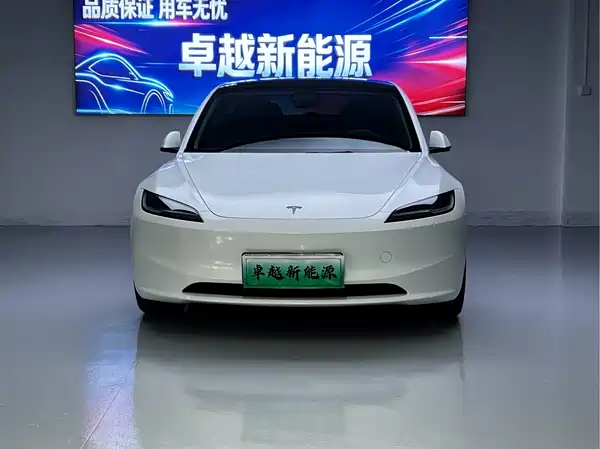 Tesla Model 3 2025