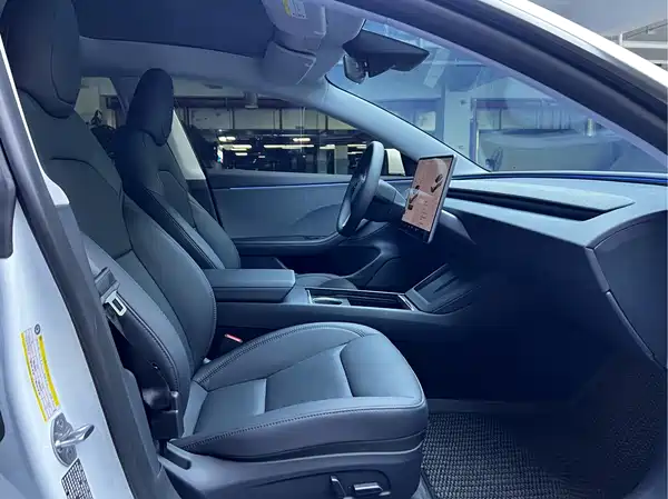 Tesla Model 3 2025