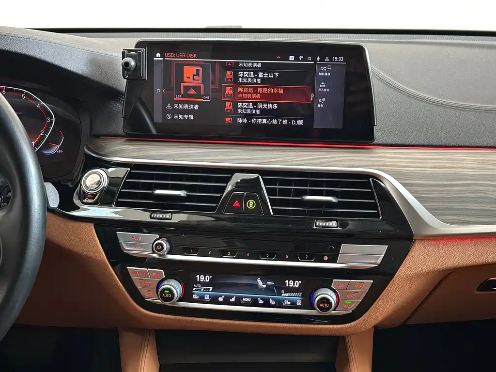 BMW 6 Series GT 2020 — фото 15