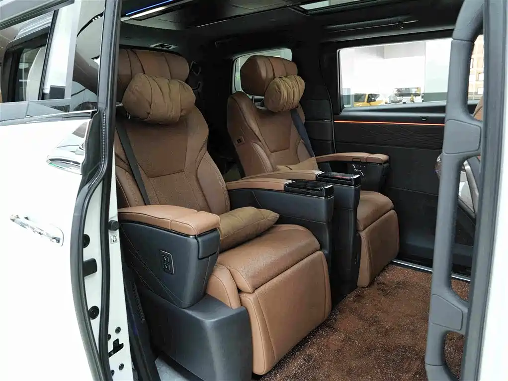 Toyota Vellfire 2025 — фото 12