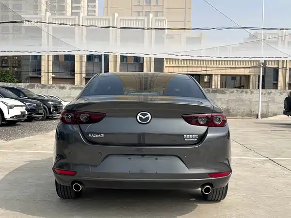 Mazda 3 Axela 2022