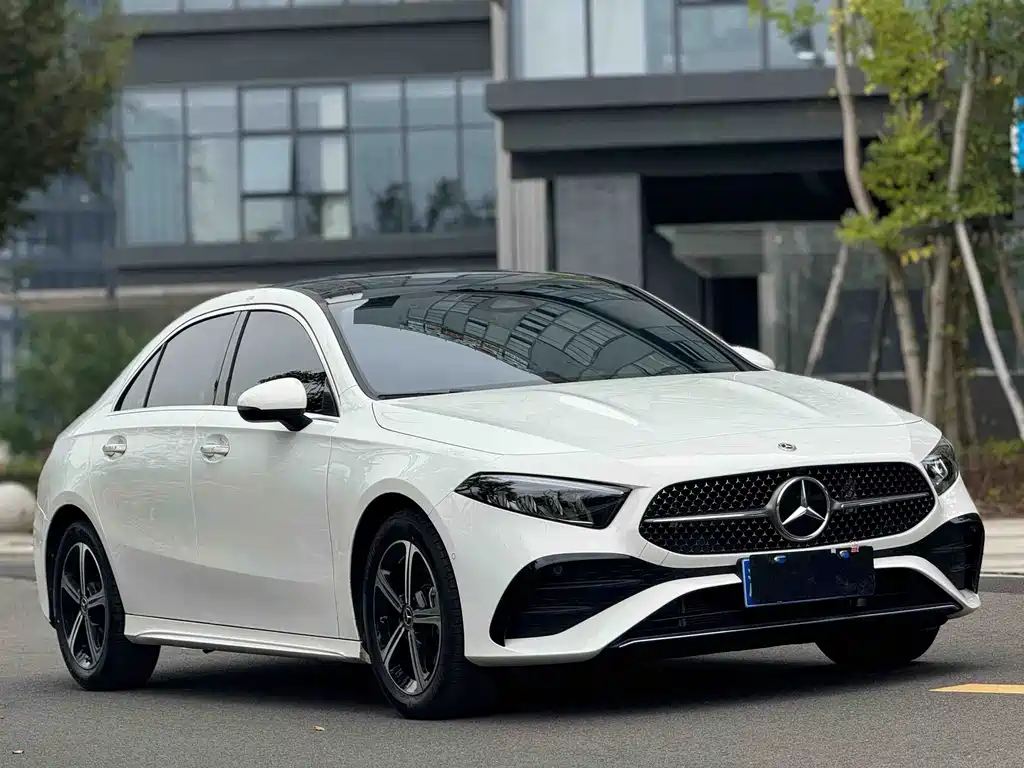 Mercedes-Benz A-Class 2023 — фото 3