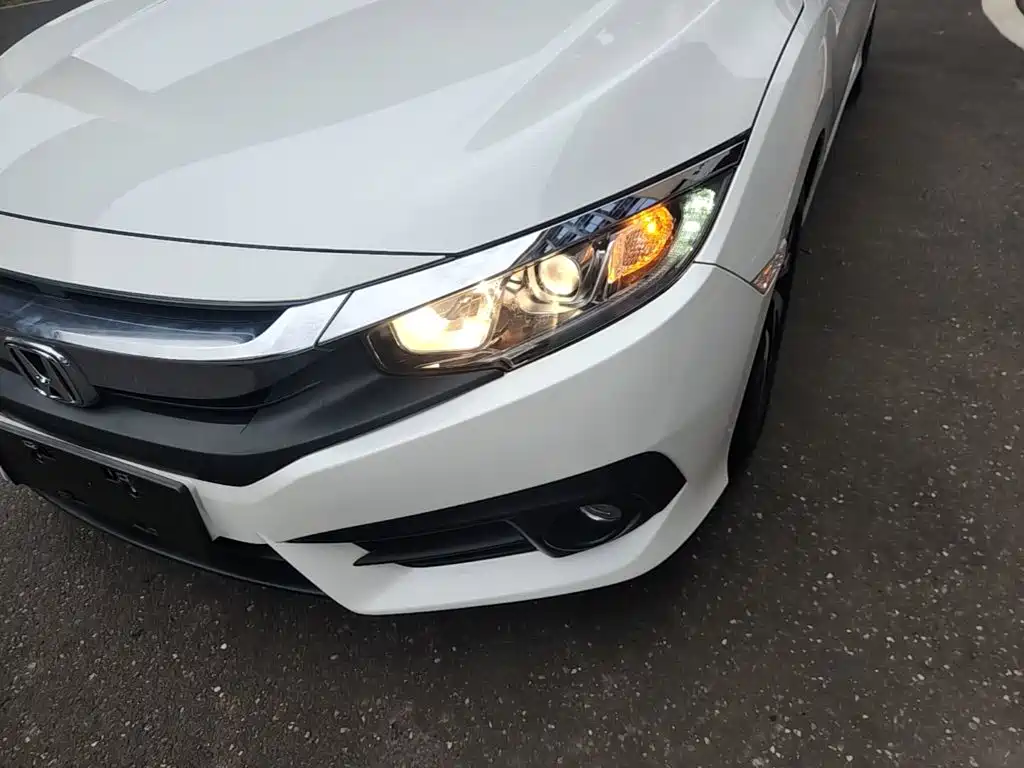 Honda Civic 2018 — фото 24