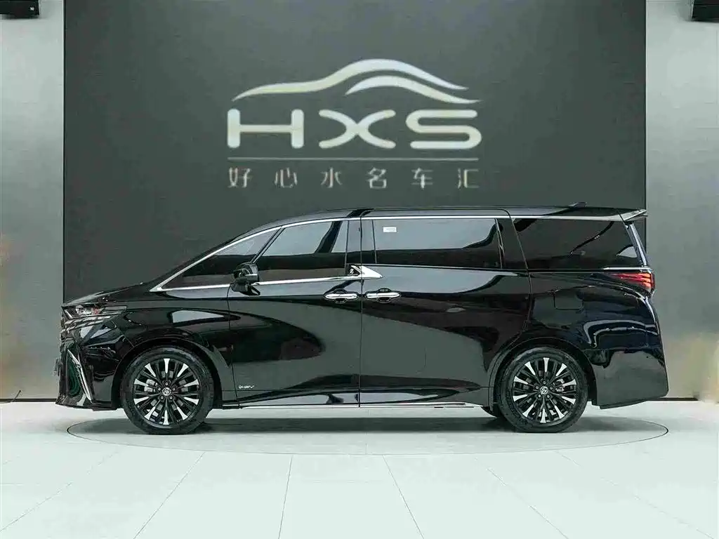 Toyota Alphard 2025 — фото 3