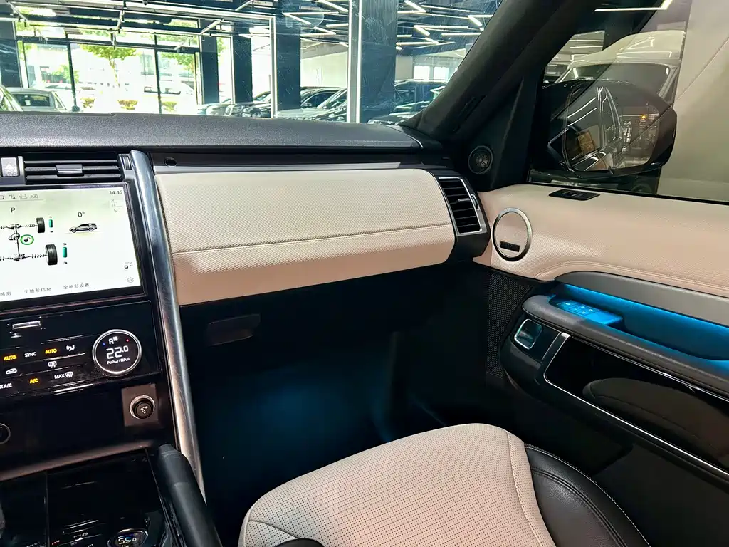 Land Rover Discovery 2021 — фото 28
