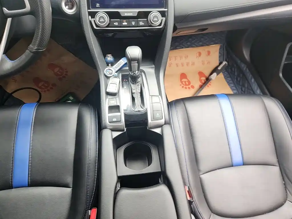 Honda Civic 2018 — фото 14