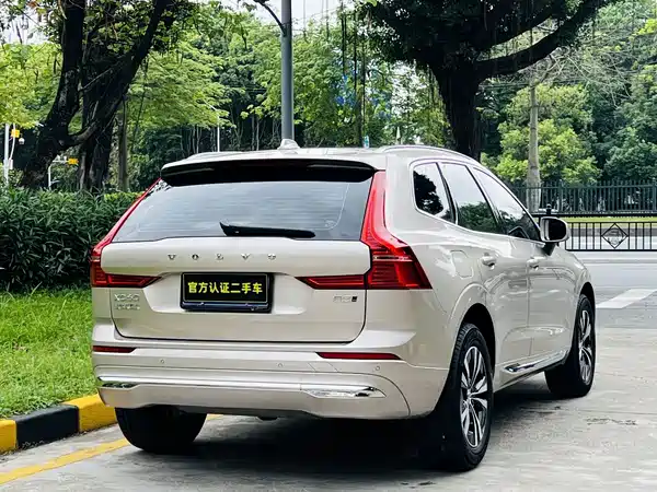 Volvo XC60 2025