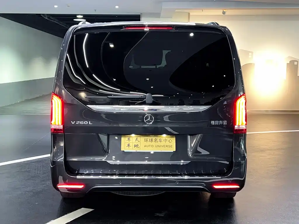 Mercedes-Benz V-Class 2020 — фото 14
