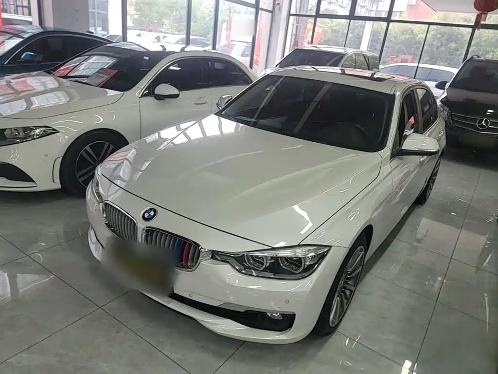 BMW 3 Series 2019 — фото 1