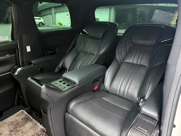 Lexus LM 2020