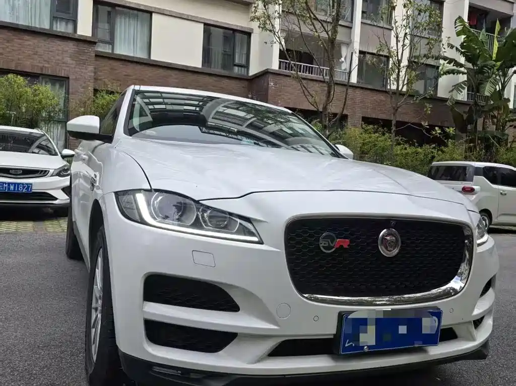 Jaguar F-PACE 2018 — фото 3