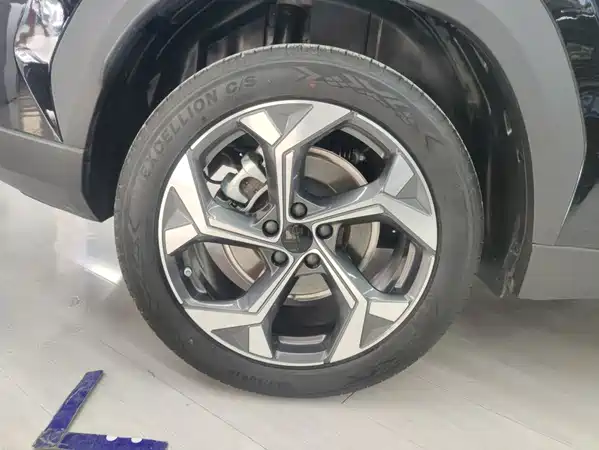 Geely Boyue L 2024