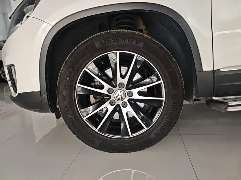 Volkswagen Tiguan 2015 — фото 23