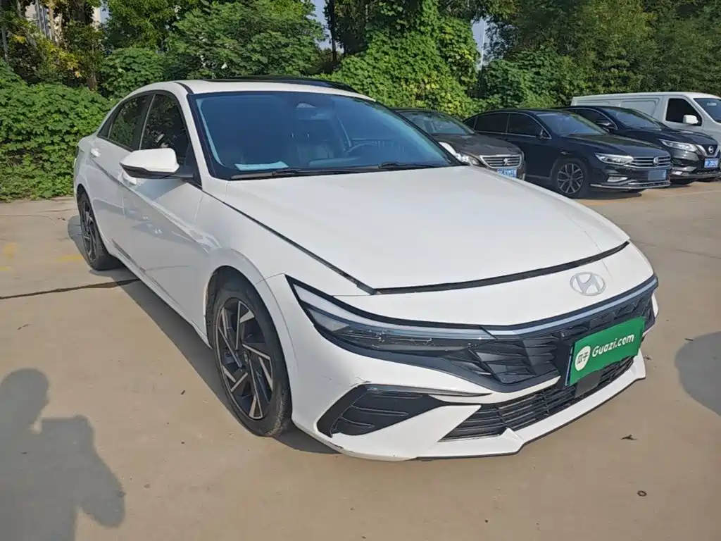 Hyundai Elantra 2024