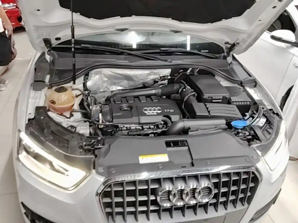 Audi Q3 2015 — фото 20