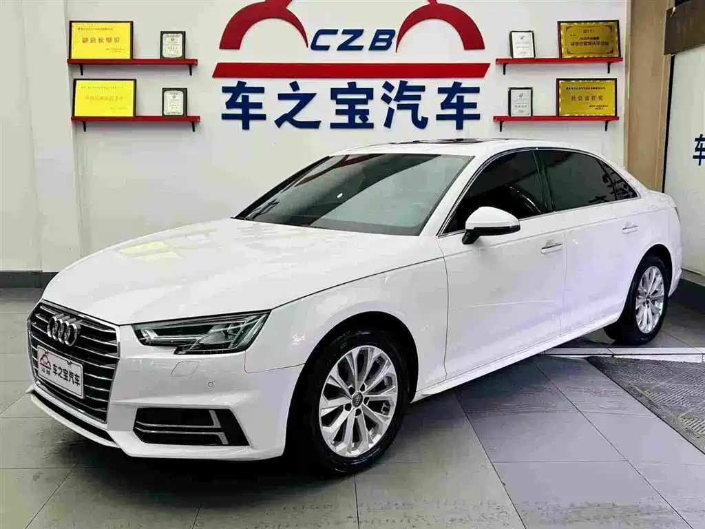 Audi A4L 2019 — фото 1