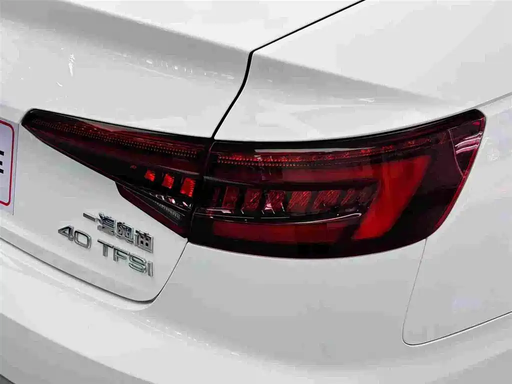 Audi A4L 2019 — фото 12
