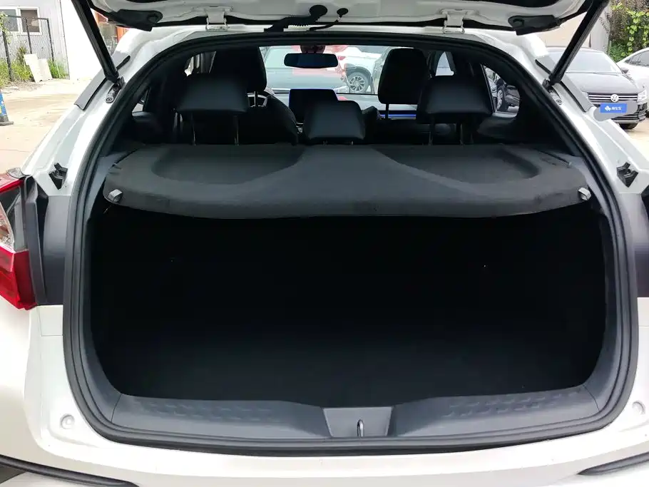 Toyota C-HR 2020 — фото 4