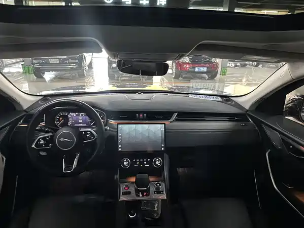 Jaguar F-PACE 2021