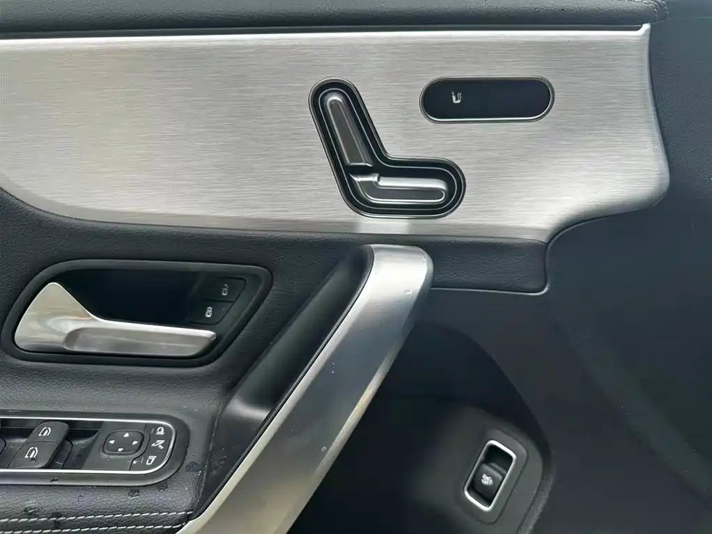 Mercedes-Benz A-Class AMG 2025 — фото 19