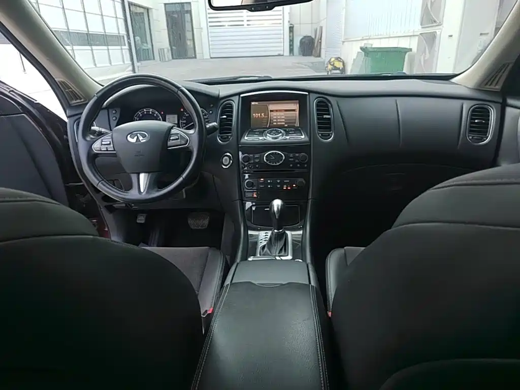 Infiniti QX50 2018 — фото 10