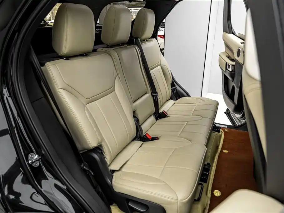 Land Rover Discovery 2019 — фото 24